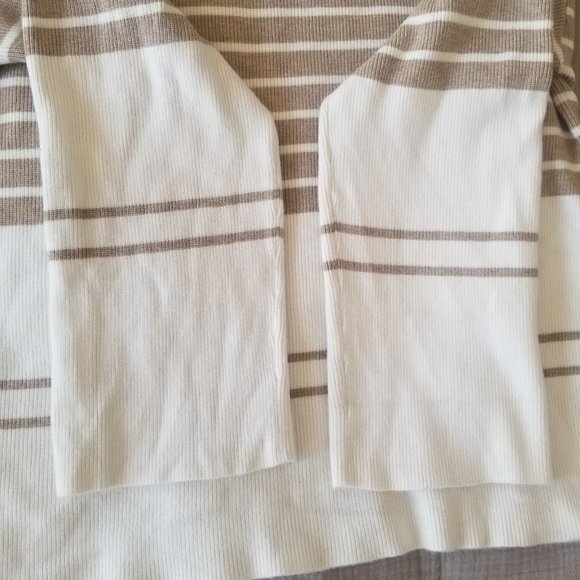 Striped cream and tan sweater - Picture 3 of 7